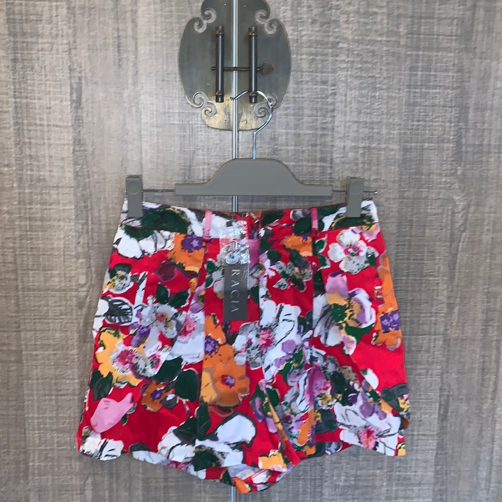 Gracia Floral Shorts